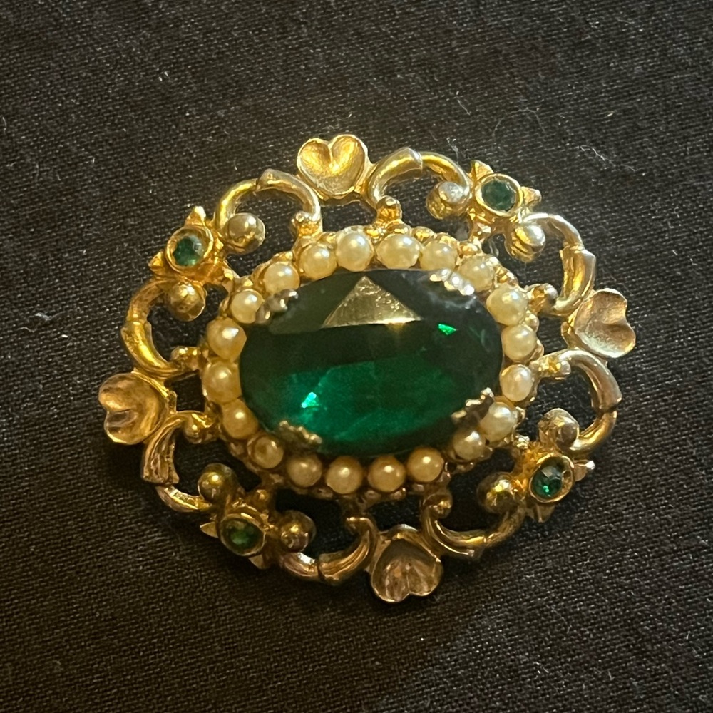Vintage Coro Gold Tone Brooch with Green Gem and Pearl Accents